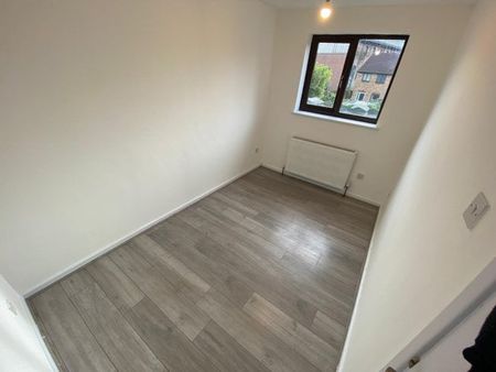 Ambleside, Bilston, WV14 - Photo 2