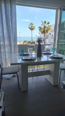 Alquiler de piso en Paseo Marítimo Rey de España - Photo 1