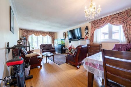 For Lease - 79 Chestermere Boulevard, Toronto, Ontario - Photo 4
