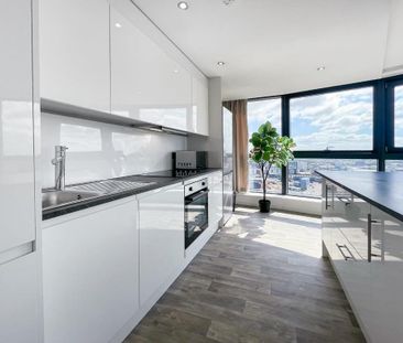 2 bedroom flat to rent - Photo 2