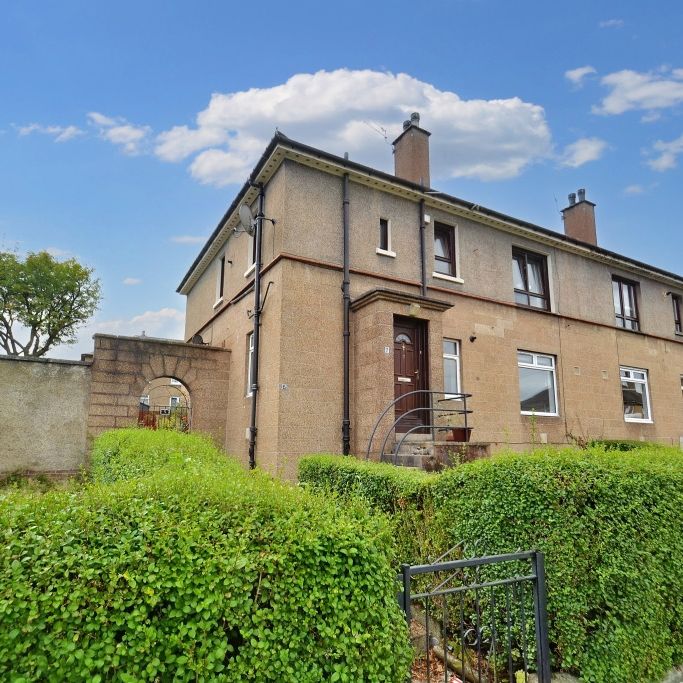 3 bed flat to rent in Colinslie Road, Glasgow, G53 - Photo 1