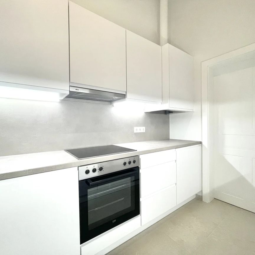 Wunderschön sanierte Altbauwohnung am Getreidemarkt | 1-Zimmer + Kabinett | getrennte Küche - Foto 1