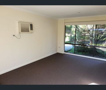 5 Larrimah Road, Morphett Vale, SA 5162 - Photo 3