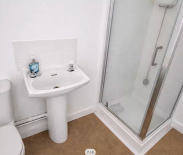 2 Bed Flat, Wellington Street, LU1 - Photo 3