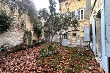 Bien rare à la location – Appartement de caractère en centre-ville - Photo 2