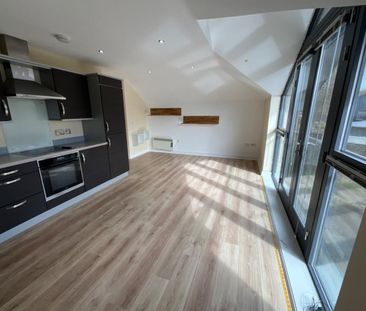 2 bedroom Flat To Let Total Size: 635 SQ FT - Photo 2