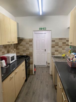 Room in a Shared House, Birmingham, B11 - Photo 1