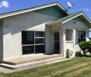 Spacious Rural Retreat for Rent - Photo 6