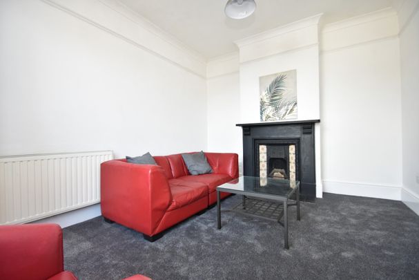 4 bedroom terraced house to rent - Photo 1