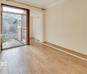 3 bedroom terraced house to rent - Photo 6