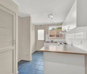 Neat and well-maintained two-bedroom unit - Photo 6