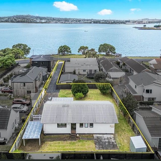 Freshly Renovated Home – Modern, Bright & Move-In - Photo 1