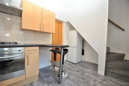 2 bedroom terraced house to rent - Photo 5