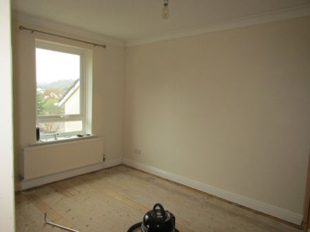 3 bed Terraced - To Let - Photo 2