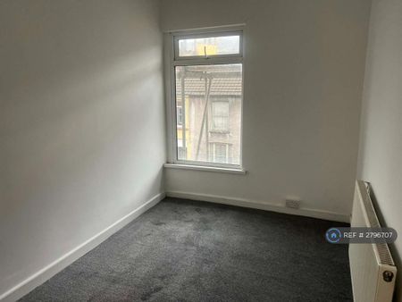 4 bedroom terraced house to rent - Photo 5