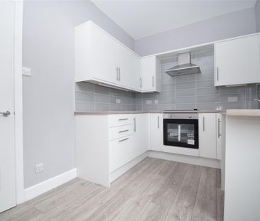 Broomcroft Road, Ossett - Photo 6