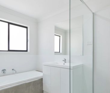 4 BEDROOM HOME ON SPACIOUS BLOCK - Photo 1