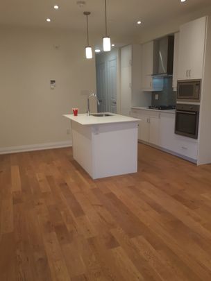 For Lease - 200 Woodbine Avenue Unit# 208, Toronto, Ontario - Photo 1