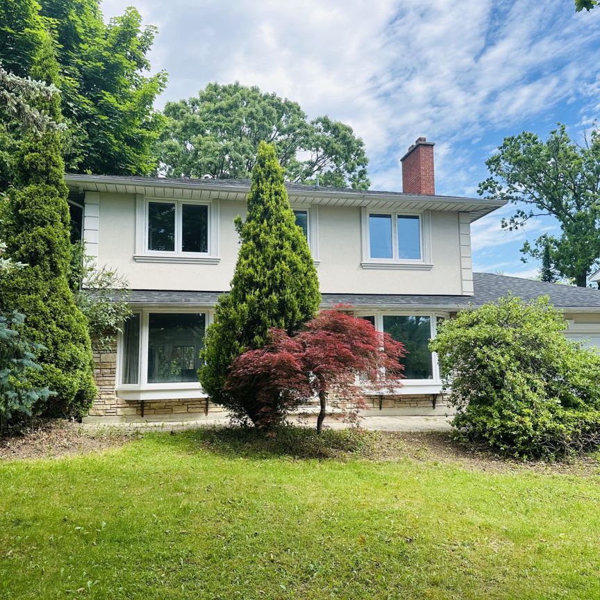 For Lease - 125 Bannatyne Drive, Toronto, Ontario - Photo 1