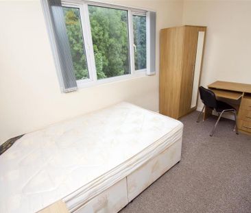 6 bedroom house to rent - Photo 2