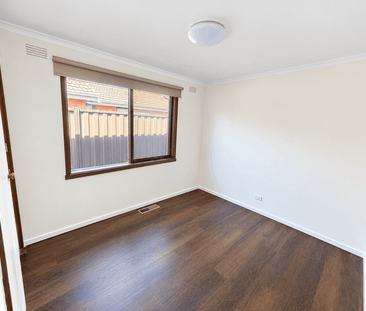 Modern Family Home in the Heart of Epping - Unbeatable Location Near Station - **APPLY FOR THIS PROPERTY NOW** - Photo 2