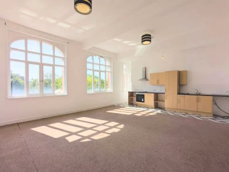 Second Floor Apartment, Lord Street, Southport, Merseyside, PR8 - Photo 2