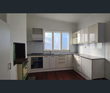 Prime Location - Photo 4