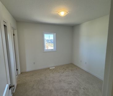 For Lease - 19 Cresthaven Heights, Thorold, Ontario - Photo 4