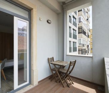 Room in a shared 6-bedroom apartment for rent in Lisbon, couples al... - Photo 2