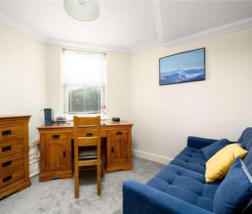 Park Rise, Leatherhead, KT22 - Photo 3