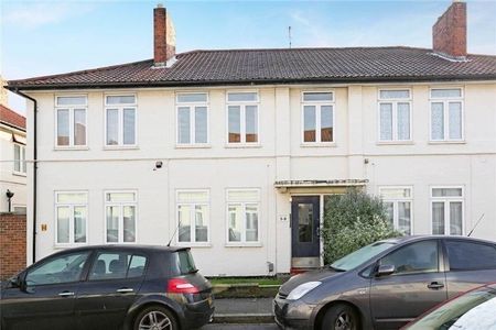 3 Bed Flat, Meade Close, W4 - Photo 2