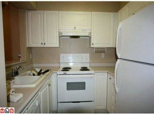 $1200 / 1br – 683ft2 – Spacious One Bedroom Condo in Queen Mary Park (Surrey) - Photo 5