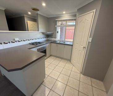 Spacious & Private Home with Easy-Care Yard - Close to Everything! - Photo 1