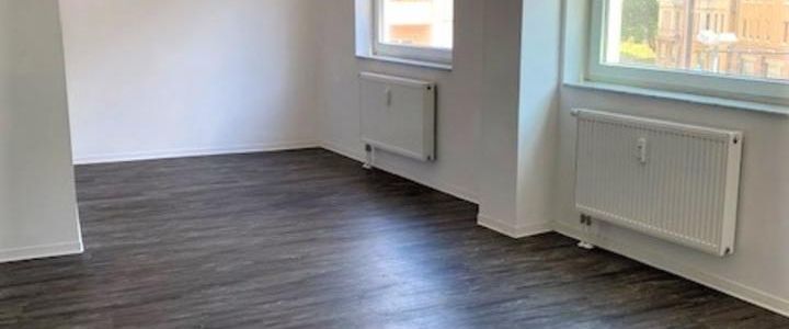 Wohnen in Stadtfeld, große helle 3-Raum Wohnung mit Abstellraum und Einbauküche zum Wohlfühlen. - Photo 1