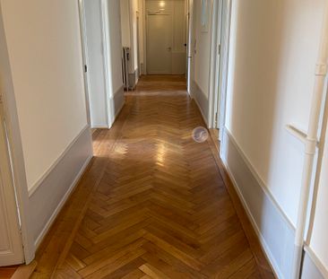 A LOUER DANS UN IMMEUBLE ANCIEN DE LA VIEILLE VILLE, - Photo 5