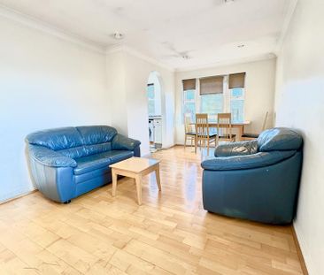 2 bedroom flat to rent - Photo 2