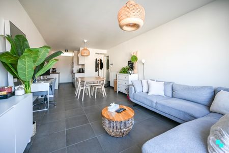 Lichtrijk appartement te huur nabij centrum Harelbeke - Photo 2