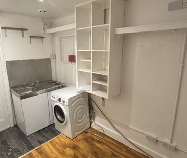 The Avenue - Photo 2