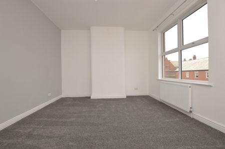 3 Bedroom Terraced House - Photo 5