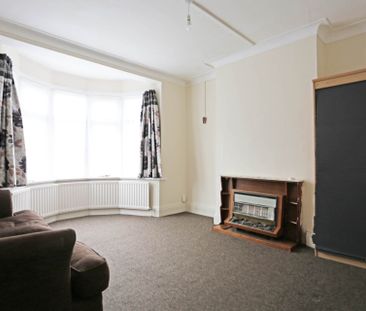 Price £2,500 pcm - Available Now - Part Furnished - Photo 6