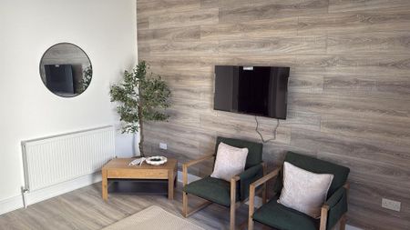 1 bedroom in a house share to rent - Photo 3