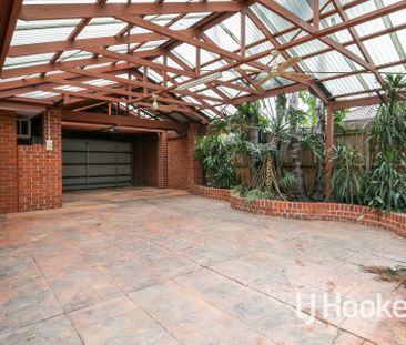 FAMILY HOME IN QUIET COURT LOCATION!! - Photo 6