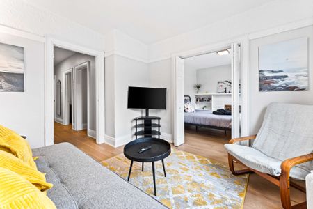 For Lease - 582 St Clair Avenue Unit# 2, Toronto, Ontario - Photo 3