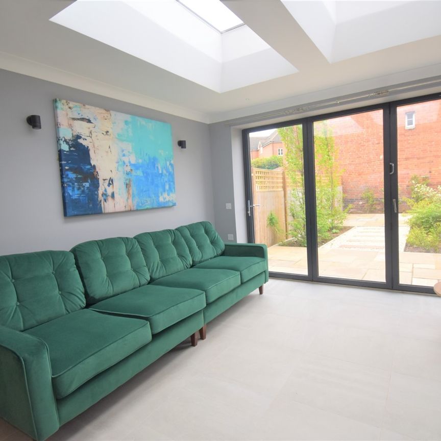 3 Bed Flat, Addington Road, RG1 - Photo 1