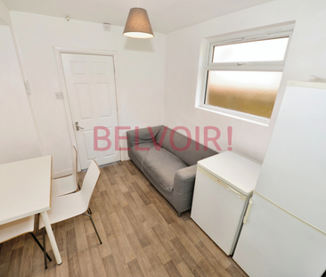 5 bedroom semi-detached house to rent - Photo 1