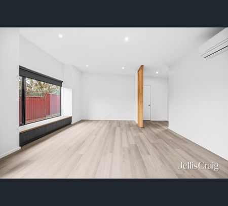2/110 Cuthberts Road, Alfredton, Vic 3350 - Photo 4