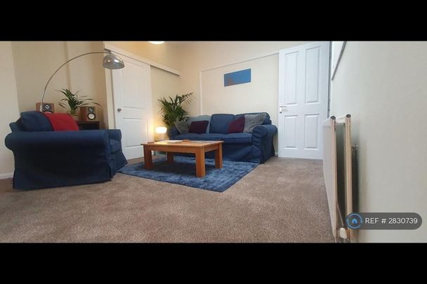 3 bedroom maisonette to rent - Photo 1