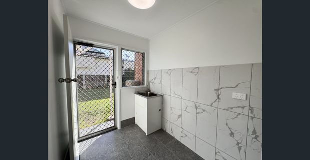 Refurbished 2 bedroom unit - Close to the CBD! - Photo 1