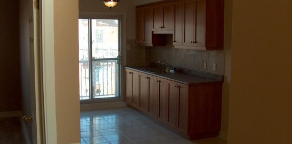 4 1/2 St. Leonard $1500 - Photo 2