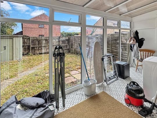 1 bedroom end of terrace house to rent - Photo 1